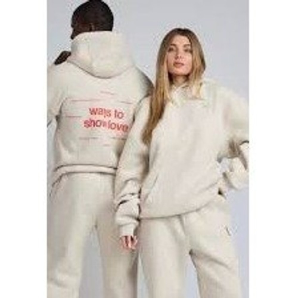 Comfrt Hoodie Ways To Show Love XS Cream Pullover Graphic Heart Streetwear